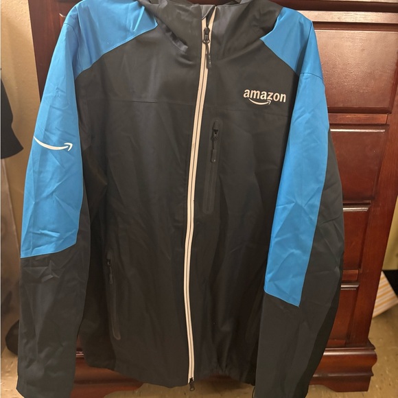 Prime Rain Shell Jacket - Picture 2 of 4